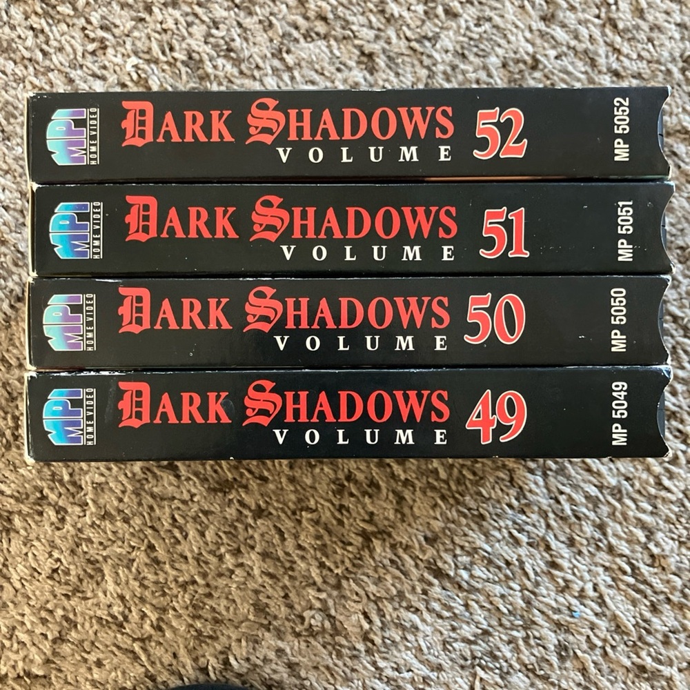 Dark Shadows VHS Collection - Picture 4 of 7